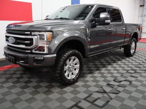 Used 2020 Ford F250 Platinum w/ FX4 Off-Road Package AWD/4WD image 3