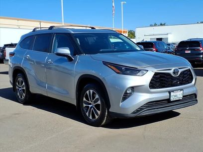 Used 2023 Toyota Highlander XLE