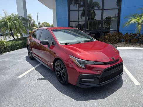 Used 2022 Toyota Corolla SE FWD image 2