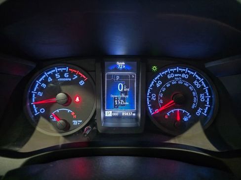 Used 2022 Toyota Tacoma SR AWD/4WD image 17