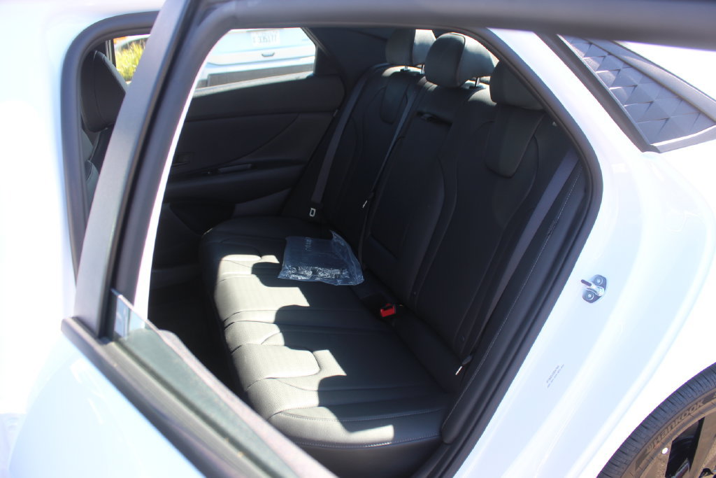 Used 2026 Hyundai Elantra SEL Sport FWD image 13