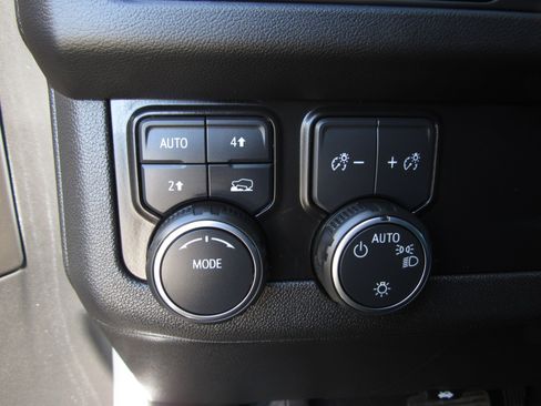 Used 2024 Chevrolet Suburban RST w/ Sport Performance Package image 26