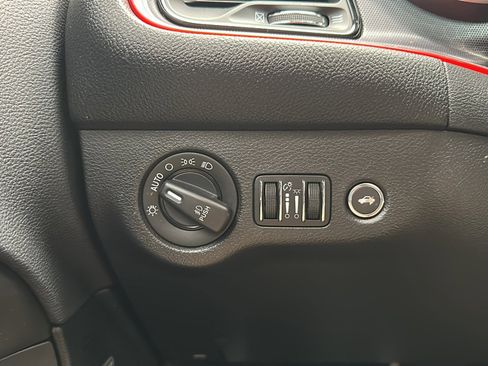 Used 2016 Dodge Challenger R/T Scat Pack w/ Leather Interior Group image 32