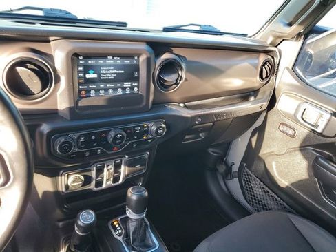 Used 2018 Jeep Wrangler Unlimited Sport S AWD/4WD image 25