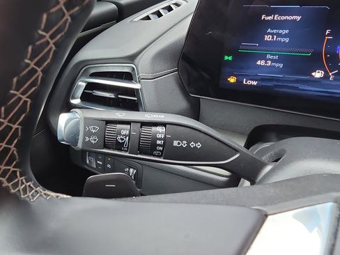 Used 2025 Chevrolet Traverse LT image 19