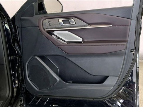 Used 2025 Ford Explorer Platinum RWD image 26