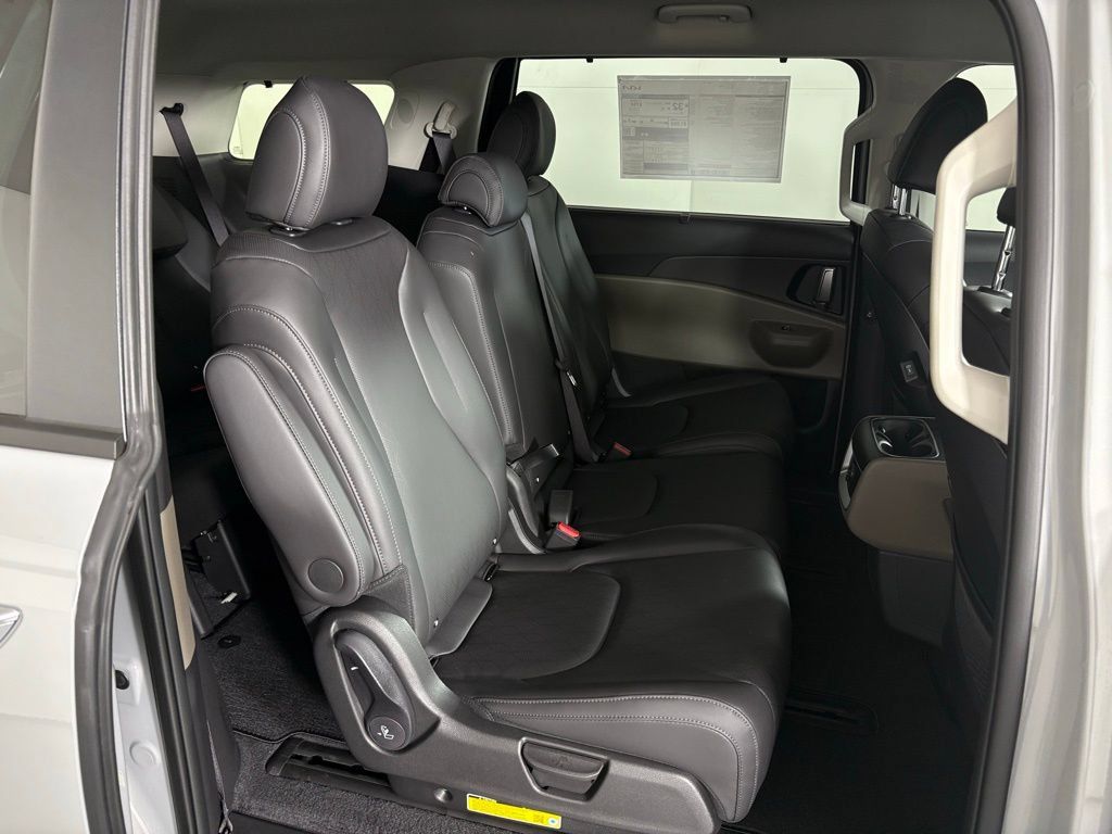 New 2026 Kia Carnival EX FWD image 44