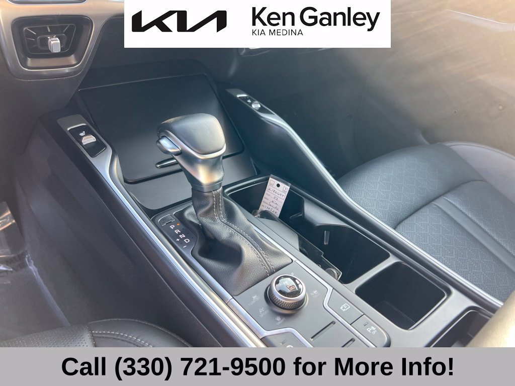 Certified 2023 Kia Sorento S w/ Panoramic Sunroof Package AWD/4WD image 33