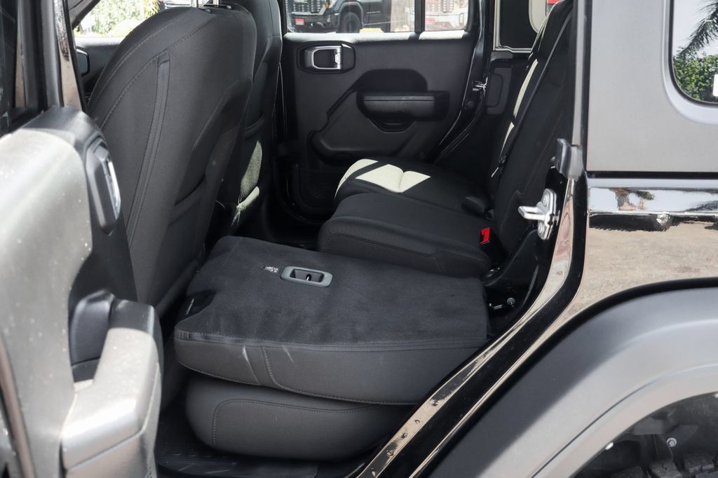 Used 2023 Jeep Wrangler Unlimited Sport AWD/4WD image 46