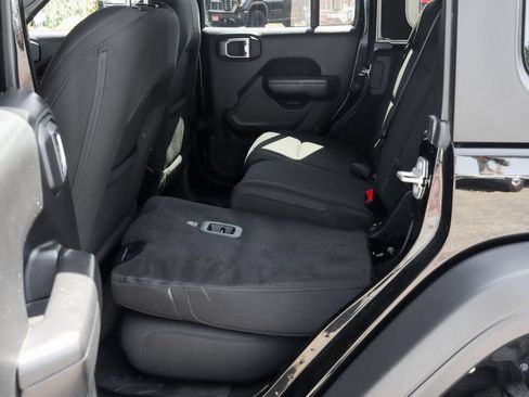 Used 2023 Jeep Wrangler Unlimited Sport AWD/4WD image 46