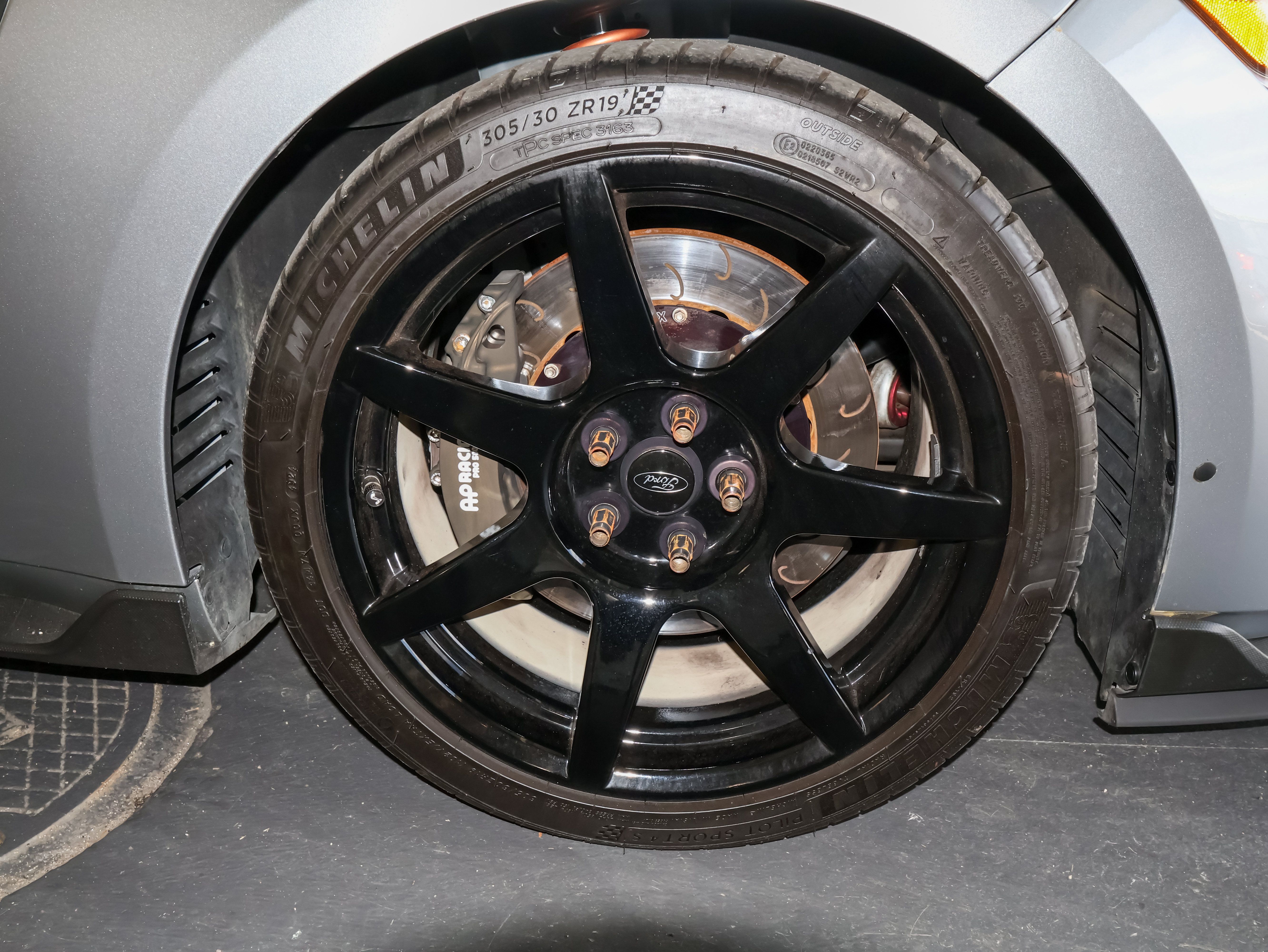 Used 2020 Ford Mustang Shelby GT350R w/ GT350R Equipment Group 920A RWD image 38