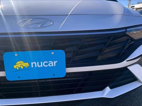 Certified 2025 Hyundai Elantra Sport image 50