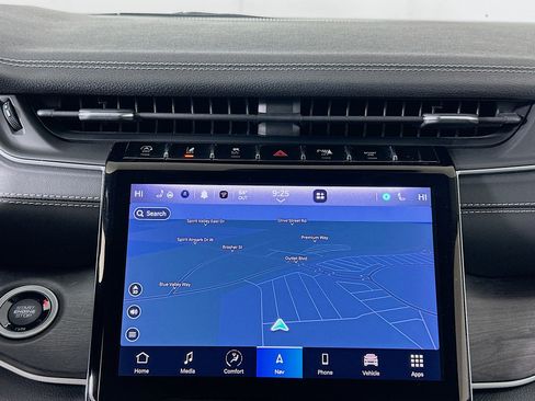 Used 2023 Jeep Grand Cherokee Limited w/ Black Appearance Package image 22