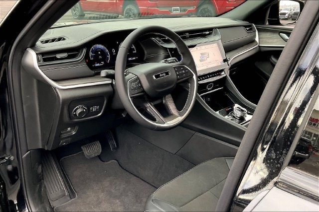 New 2026 Jeep Grand Cherokee 4WD image 6