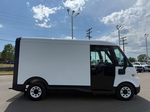 Used 2024 Chevrolet Brightdrop 400 w/ Commercial Equipment Package AWD/4WD image 6