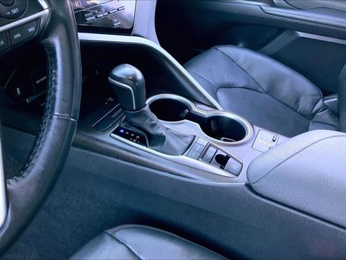 Used 2024 Toyota Camry XLE image 16