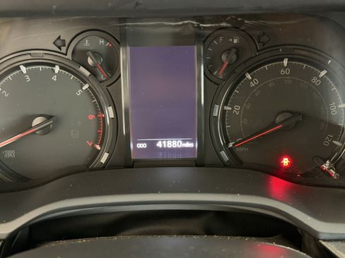Used 2022 Toyota 4Runner SR5 Premium w/ Moonroof Package AWD/4WD image 22