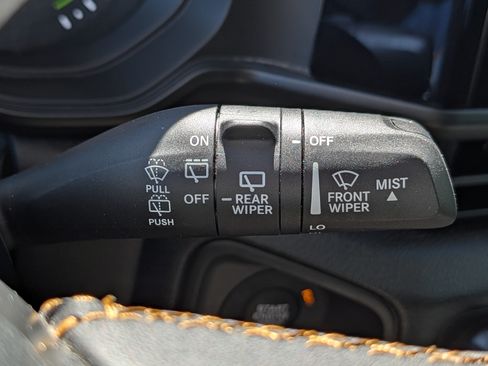 Used 2024 Jeep Wrangler Unlimited AWD/4WD image 28