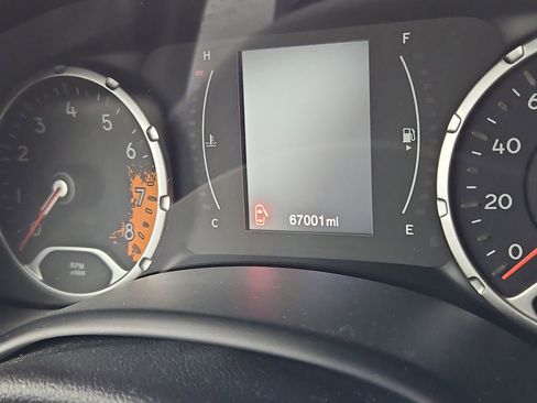 Used 2017 Jeep Renegade Altitude image 8