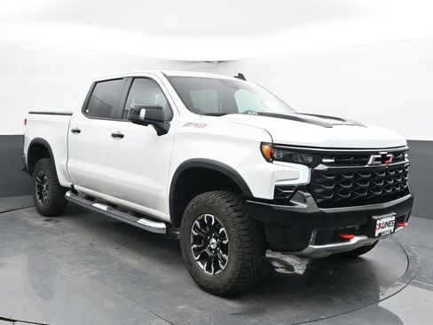 Used 2024 Chevrolet Silverado 1500 ZR2 w/ Technology Package AWD/4WD image 3