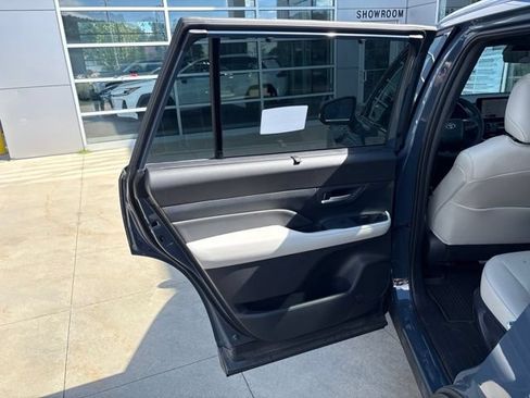 Used 2026 Toyota Grand Highlander AWD Hybrid image 30
