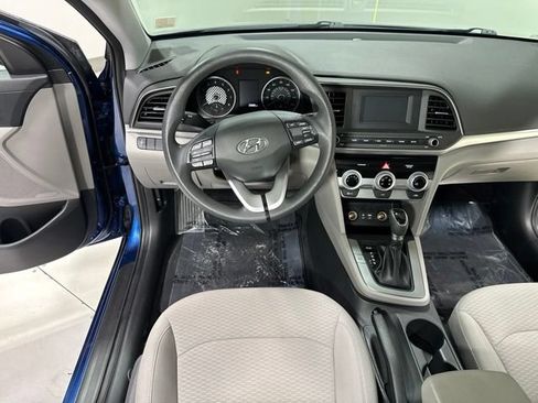Used 2019 Hyundai Elantra SE FWD image 14
