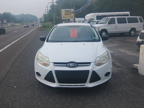 Used 2014 Ford Focus S FWD image 2
