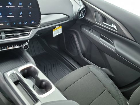 New 2026 Chevrolet Equinox EV LT image 23