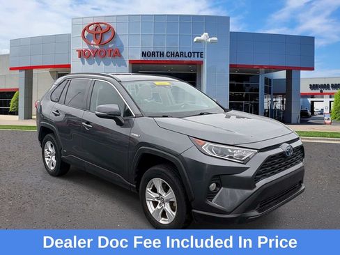 Used 2020 Toyota RAV4 XLE w/ Convenience Package AWD/4WD image 1