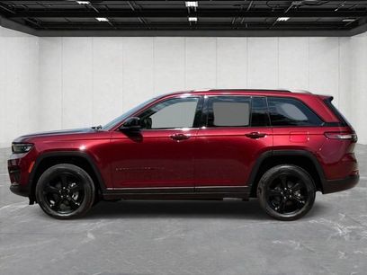 Used 2023 Jeep Grand Cherokee Altitude