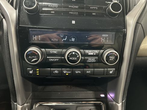 Used 2022 Subaru Ascent Premium w/ Convenience Package image 23