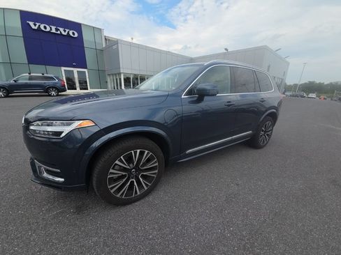 Certified 2024 Volvo XC90 T8 Plus AWD/4WD image 2
