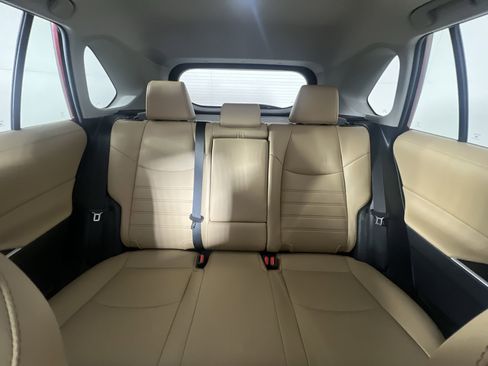 Used 2021 Toyota RAV4 XLE Premium image 34