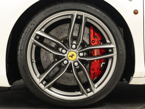 Used 2017 Ferrari 488 Spider image 10