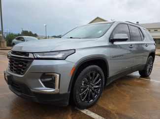 Used 2023 Chevrolet Traverse RS FWD video 1
