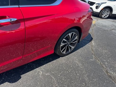 Used 2017 Honda Accord EX-L image 9