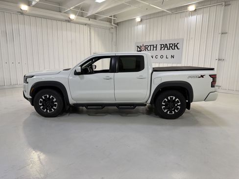 Used 2019 Nissan Frontier SL AWD/4WD image 2