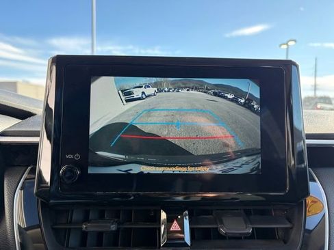 Used 2025 Toyota Corolla LE image 5