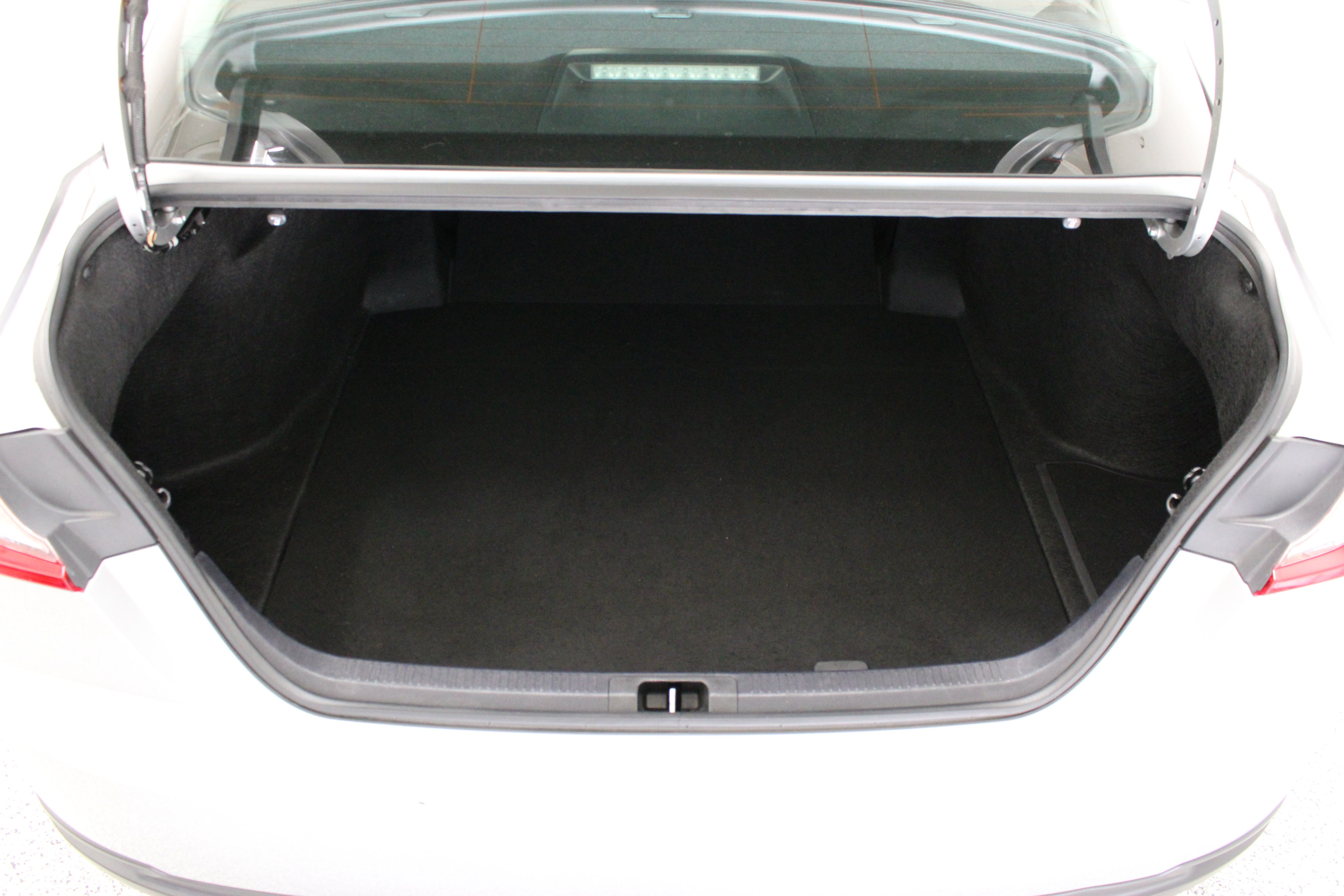 Used 2025 Toyota Camry LE FWD image 30