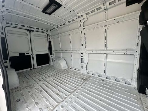 Used 2025 RAM ProMaster 2500 w/ Convenience Group FWD image 18