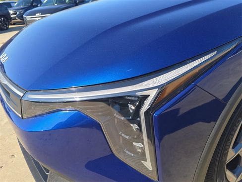 New 2025 Kia K4 LXS image 10