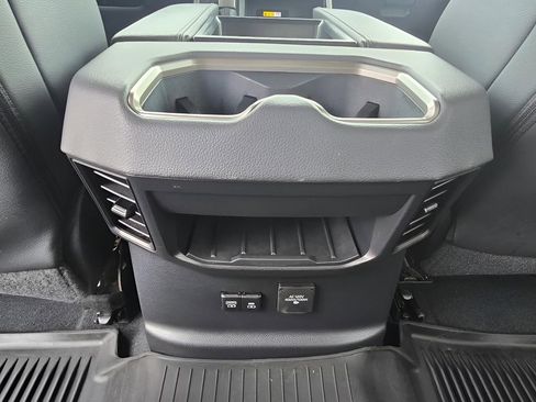 Used 2024 Toyota Tundra Limited image 12