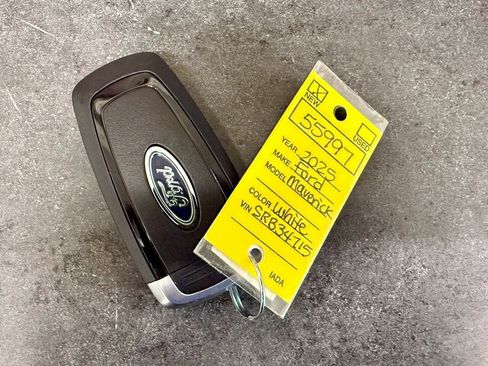 New 2025 Ford Maverick Lobo image 41