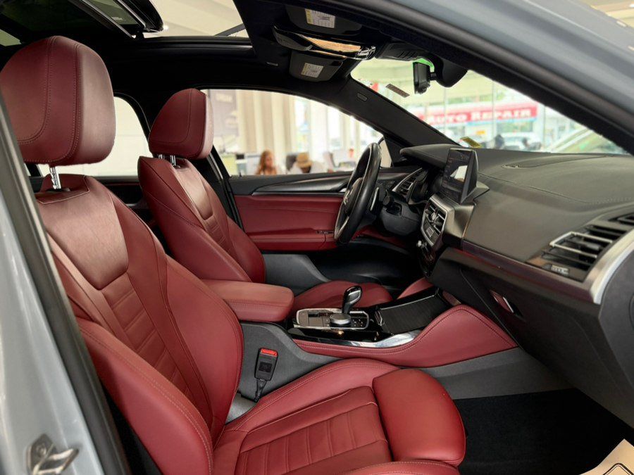 Used 2023 BMW X4 xDrive30i w/ M Sport Package AWD/4WD image 18