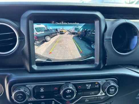 Used 2023 Jeep Wrangler Unlimited Rubicon 4xe AWD/4WD image 23