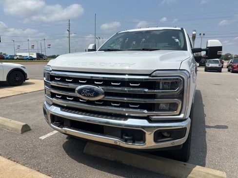 Used 2023 Ford F350 Lariat w/ Lariat Ultimate Package AWD/4WD image 3