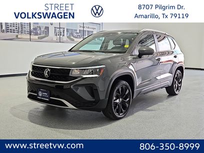 Used 2023 Volkswagen Taos SE w/ Black Wheel Package