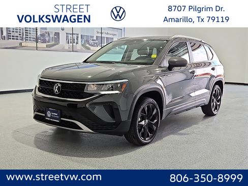 Certified 2023 Volkswagen Taos SE w/ Black Wheel Package FWD image 1