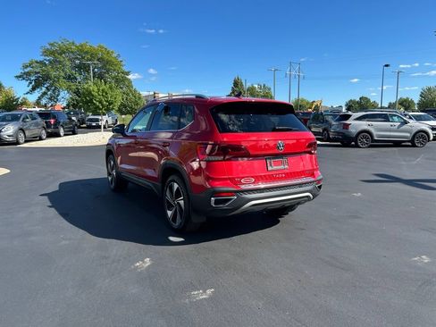 Used 2024 Volkswagen Taos SE AWD/4WD image 9