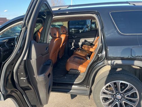 Used 2019 GMC Acadia SLT image 11